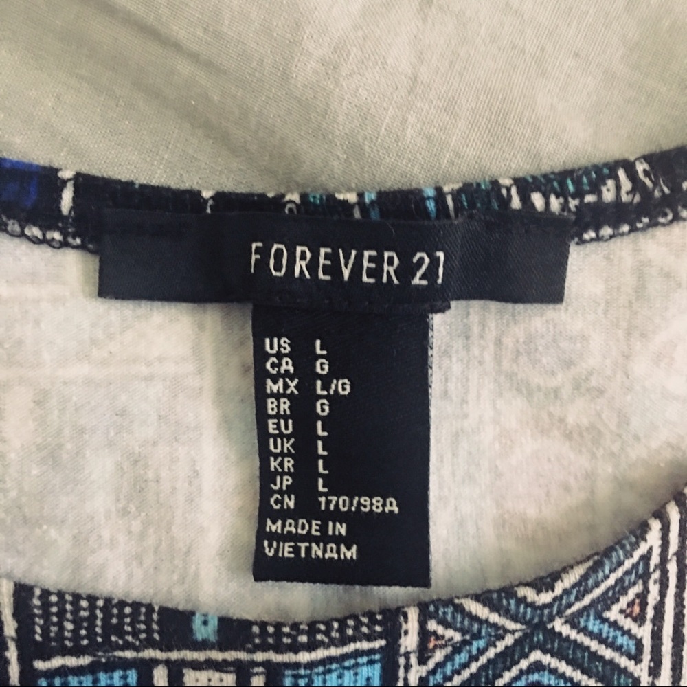 FOREVER 21 Crop Top - Picture 2 of 3